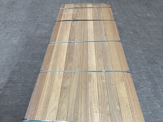 Ca. 297x Guyana Teak Planken Geschaafd, 21x90mm, lengte 155cm